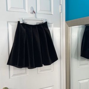Lauren Conrad Runway Size 6 black velvet skirt